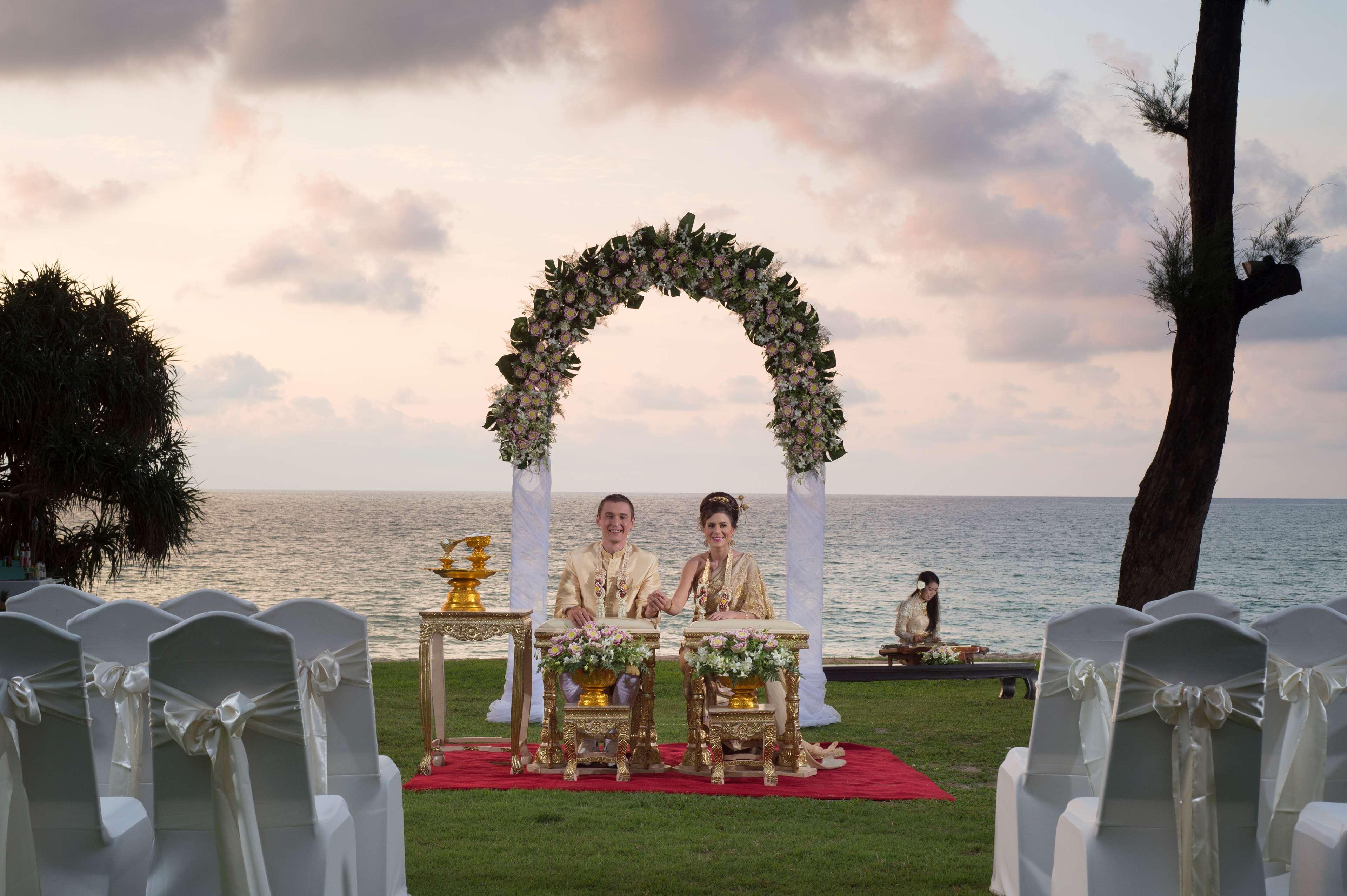 Dusit Thani Laguna Phuket Praia de Bang Tao Exterior foto Thai wedding