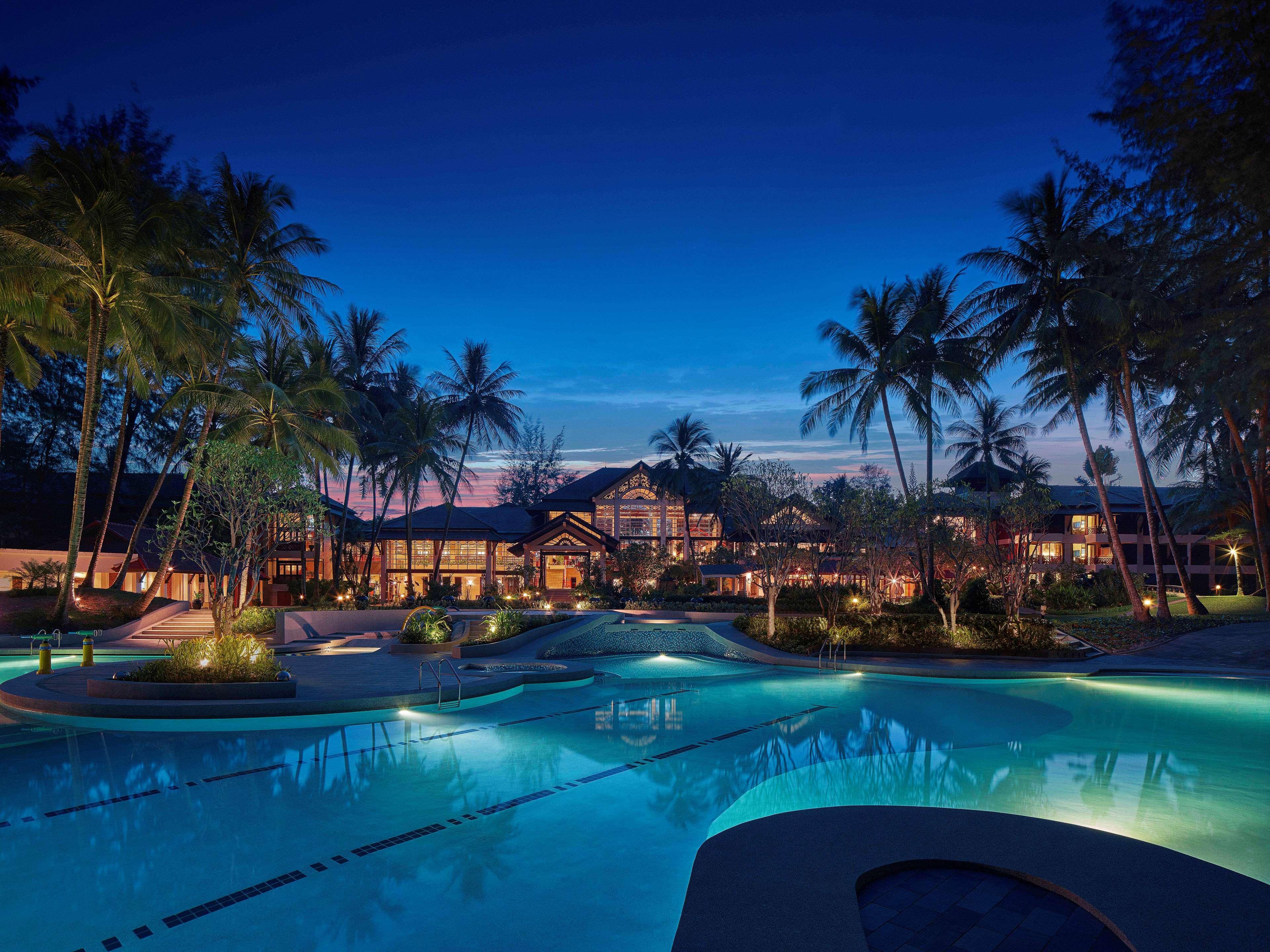 Dusit Thani Laguna Phuket Praia de Bang Tao Exterior foto The pool at the Royal Villa