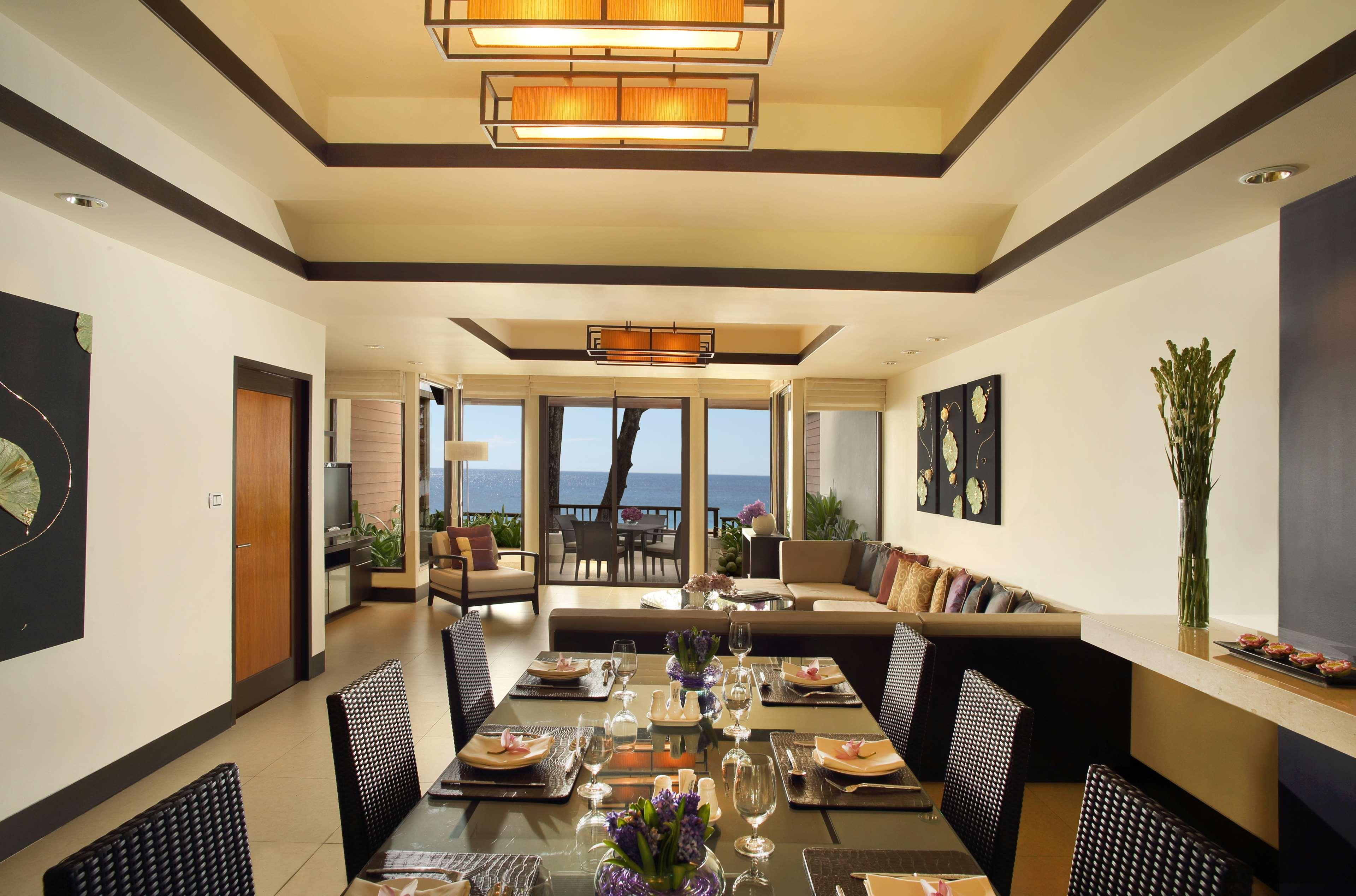 Dusit Thani Laguna Phuket Praia de Bang Tao Exterior foto A suite at the Shangri-La