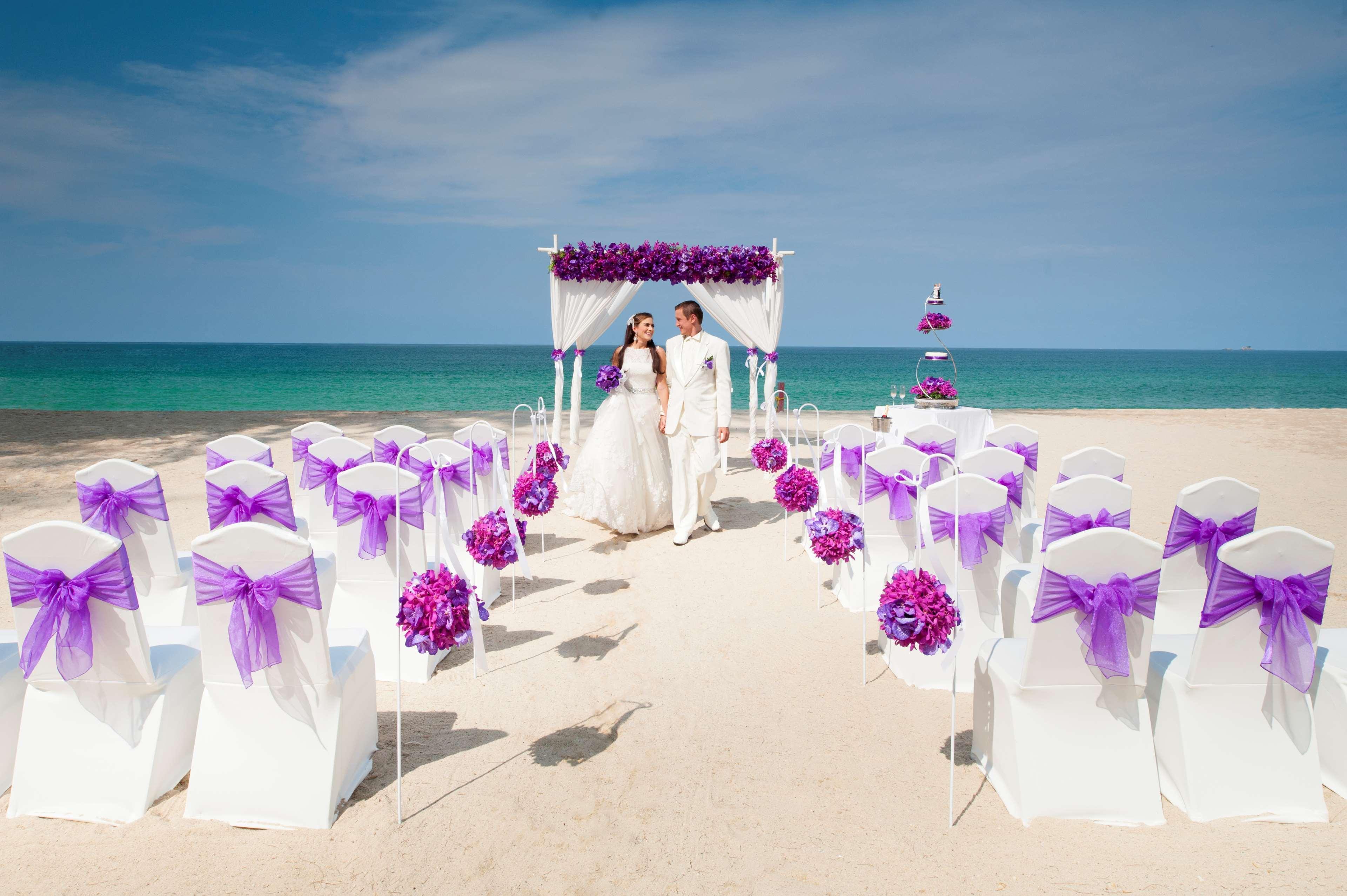Dusit Thani Laguna Phuket Praia de Bang Tao Exterior foto A beach wedding