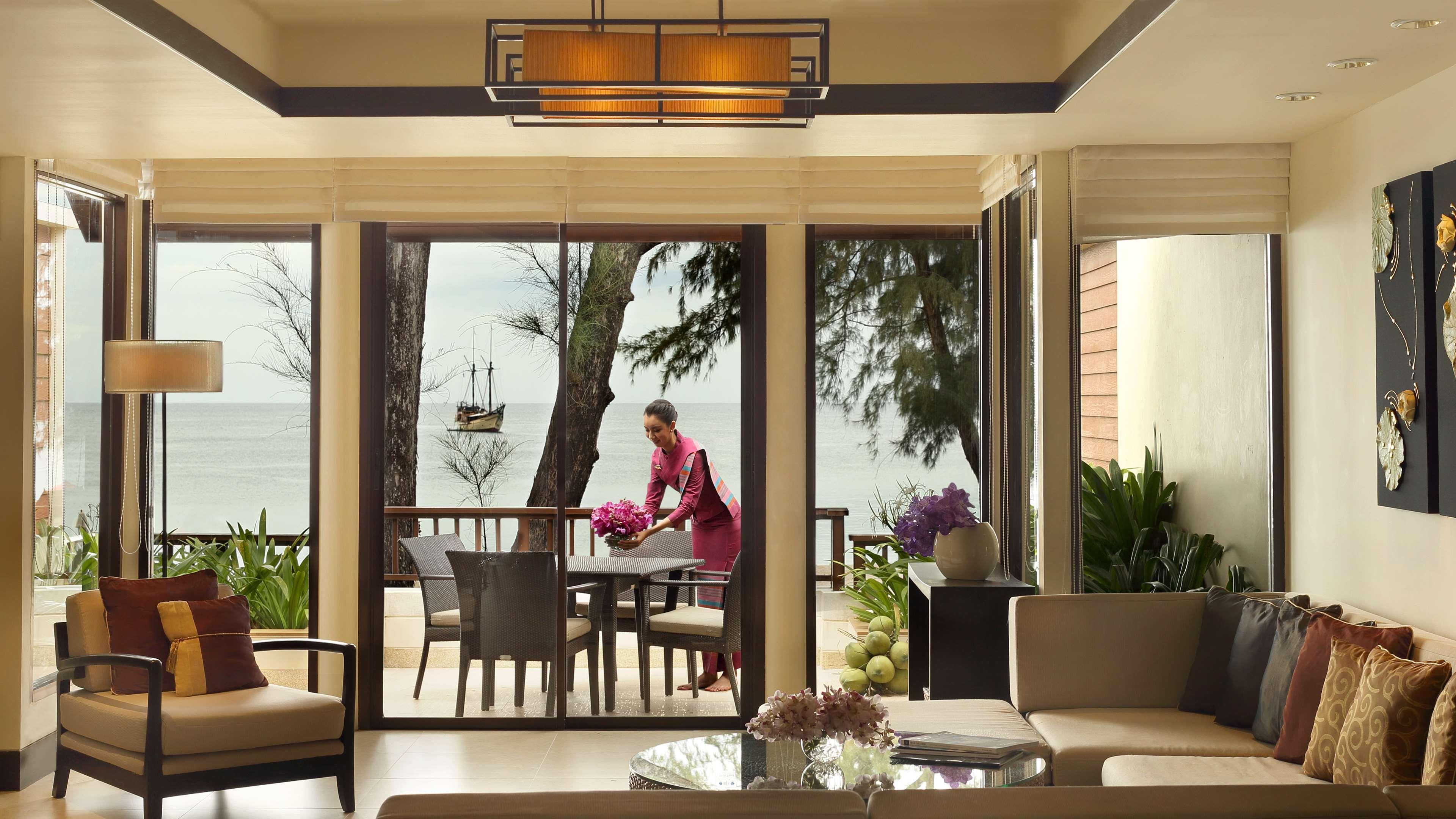 Dusit Thani Laguna Phuket Praia de Bang Tao Exterior foto A guest at the Four Seasons Resort