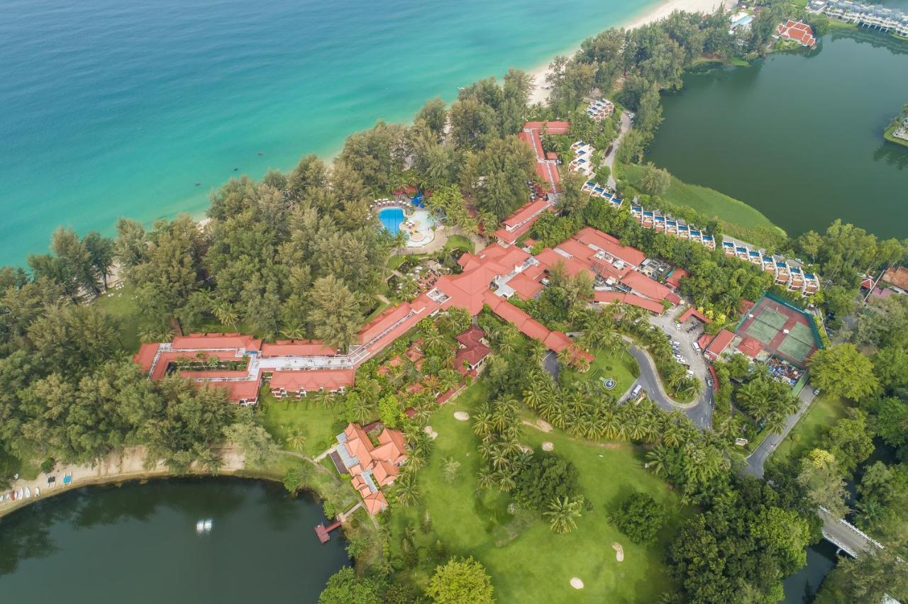 Dusit Thani Laguna Phuket Praia de Bang Tao Exterior foto Aerial view of the resort
